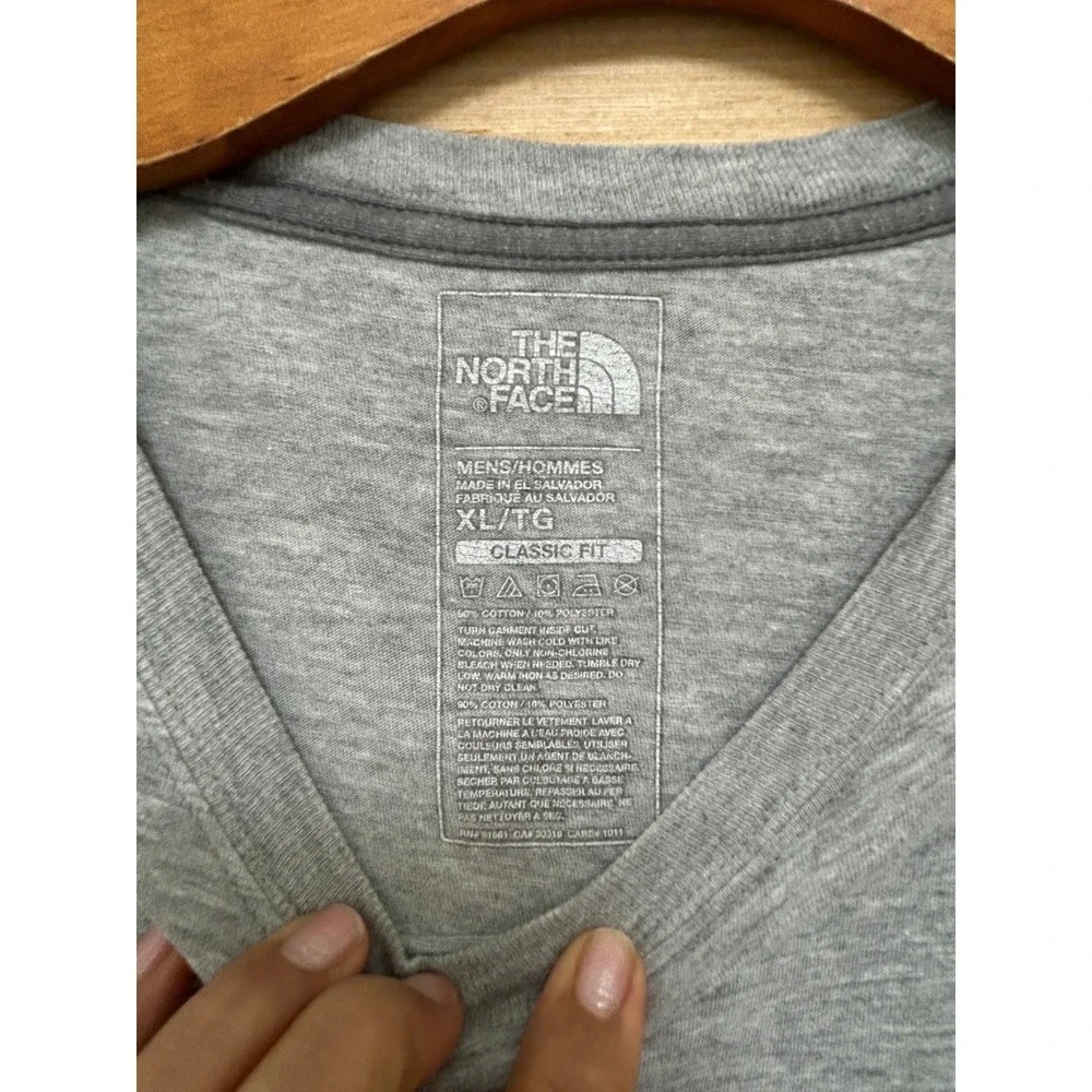 The North Face Mens Classic Gray Short Sleeve‎ T Shirt XL Never Stop Exploring